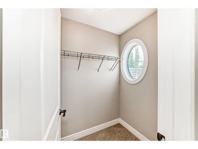 9034 24 AV SW SW photo 37