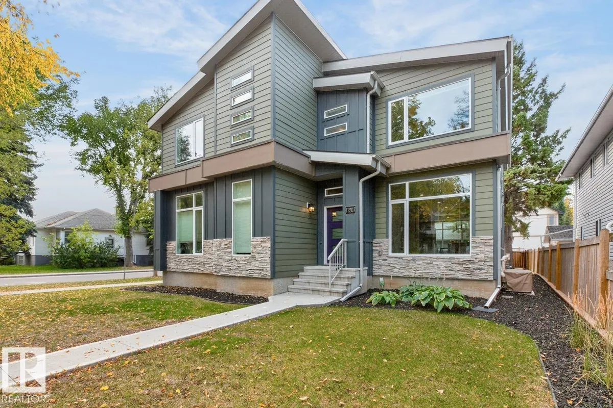 11207 78 AV NW NW exterior