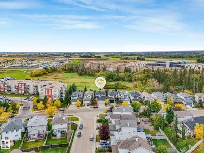 458 MACEWAN RD SW photo 8