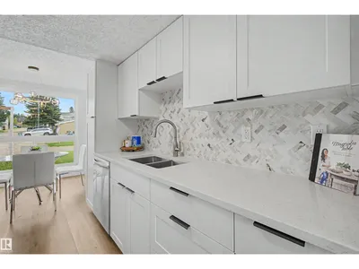 215 GRANDIN VG photo 9