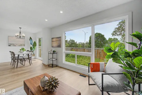 215 GRANDIN VG photo 2