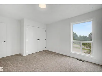 215 GRANDIN VG photo 28