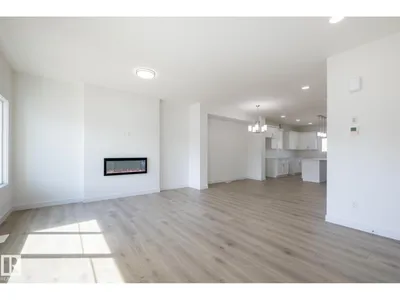 606 Ashgrove CI photo 11