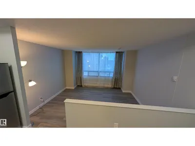 #714 10160 114 ST NW photo 4