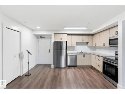 #302 9504 182 ST NW photo 8