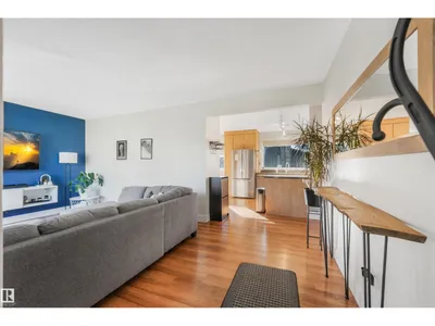 10906 118 ST NW photo 8
