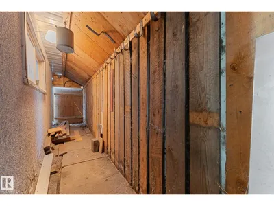 12227 58 ST NW photo 47