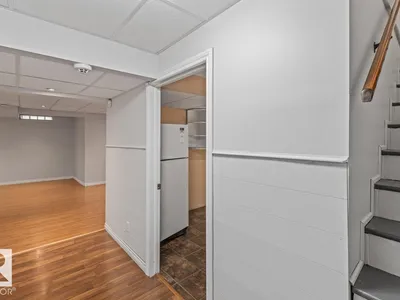 11631 130 ST NW photo 18