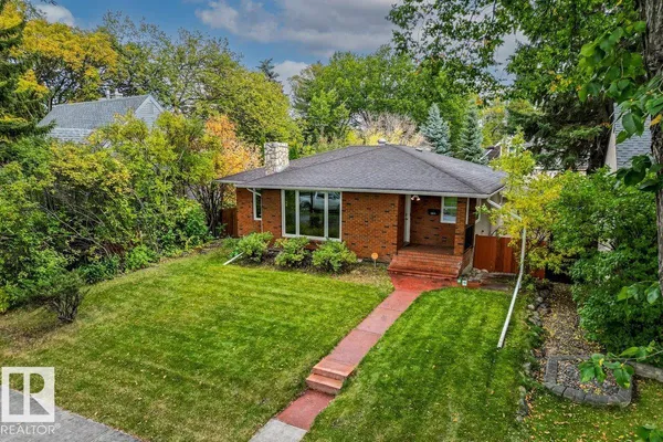11631 130 ST NW photo 2