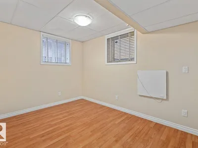 11631 130 ST NW photo 23