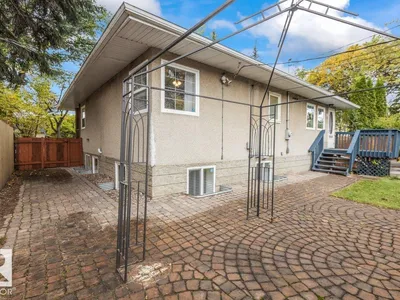 11631 130 ST NW photo 29