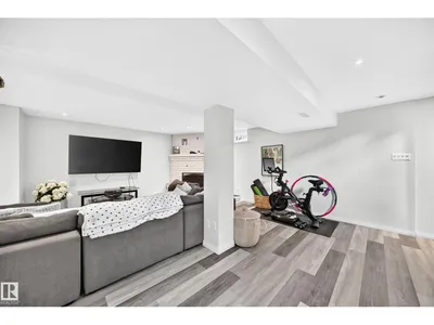 16406 87a AV NW photo 36