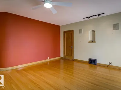10514 127 Street NW photo 11