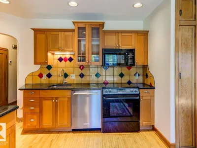 10514 127 Street NW photo 22