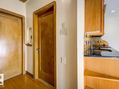 10514 127 Street NW photo 27