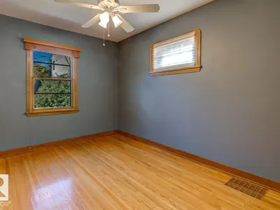 10514 127 Street NW photo 28