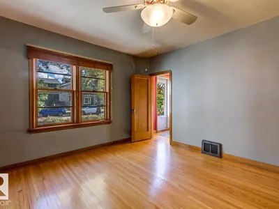 10514 127 Street NW photo 37
