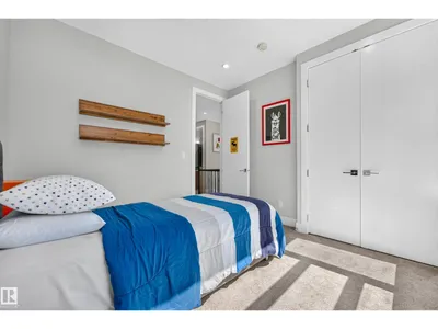 7544 78 AV NW photo 38