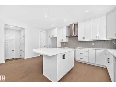 1029 Fieldstone VW photo 11
