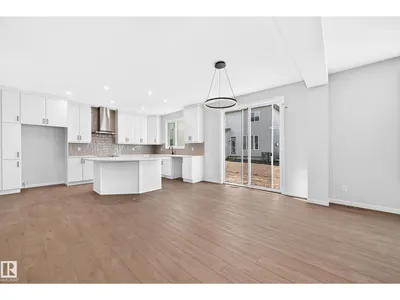 1029 Fieldstone VW photo 13