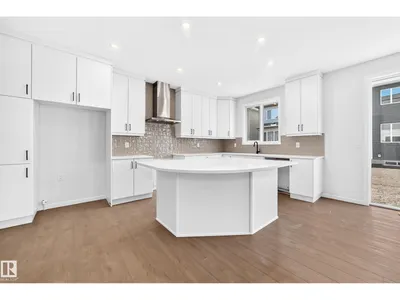 1029 Fieldstone VW photo 4