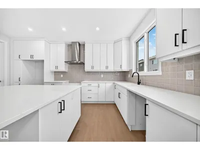 1029 Fieldstone VW photo 8