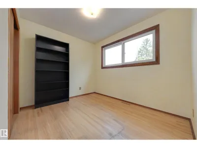 15216 86 AV NW photo 16