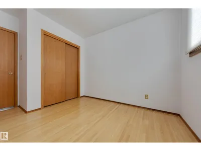 15216 86 AV NW photo 19