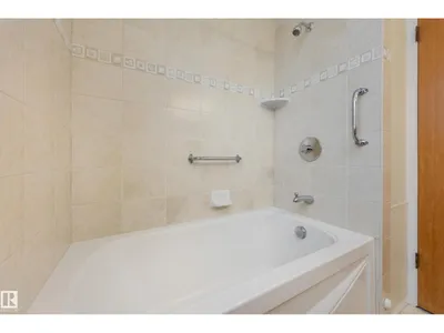 15216 86 AV NW photo 22