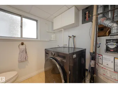 15216 86 AV NW photo 28