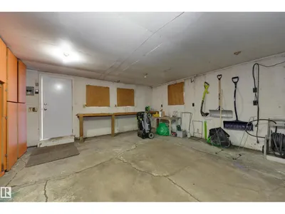 15216 86 AV NW photo 40