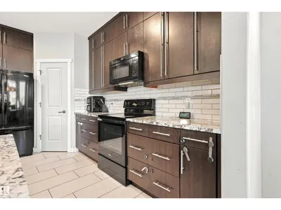 5708 12 AV SW photo 11