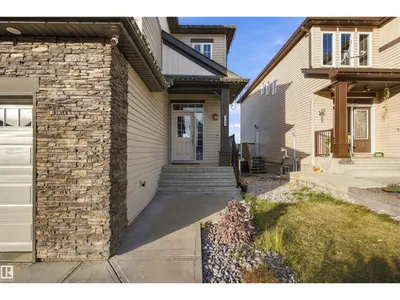 5708 12 AV SW photo 4