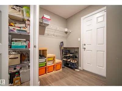 6520 59 AV photo 32