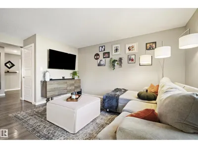 6520 59 AV photo 9