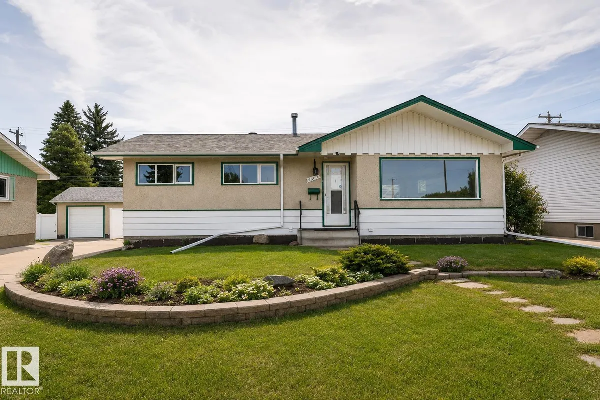 16029 95 AV NW exterior