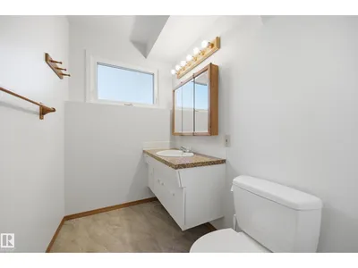 5210 43 AV photo 28