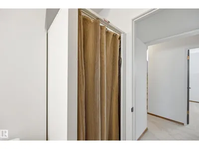 5210 43 AV photo 29