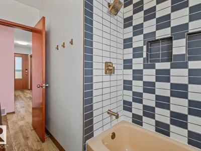 7627 128A AV NW photo 21