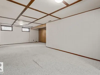 7627 128A AV NW photo 29