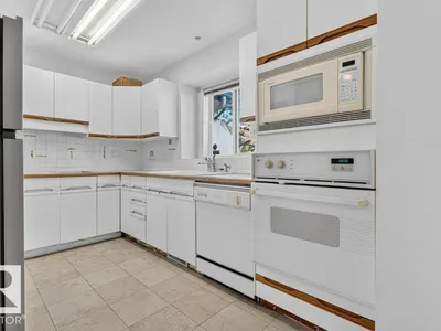 11412 102 AV NW photo 10