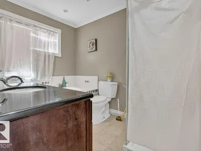 11412 102 AV NW photo 22