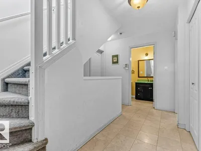11412 102 AV NW photo 4