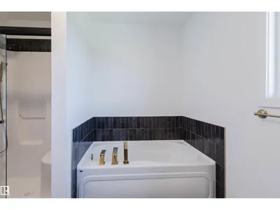 20624 43 AV NW photo 31