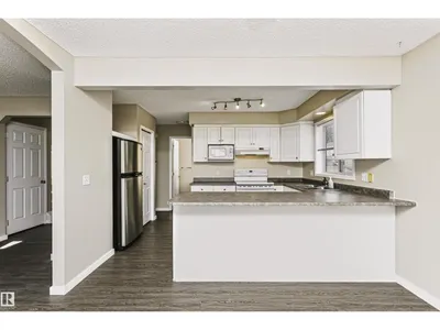 4112 37A AV NW photo 10