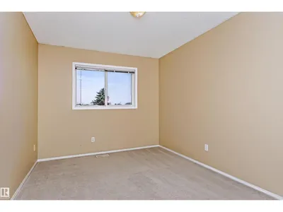4112 37A AV NW photo 16