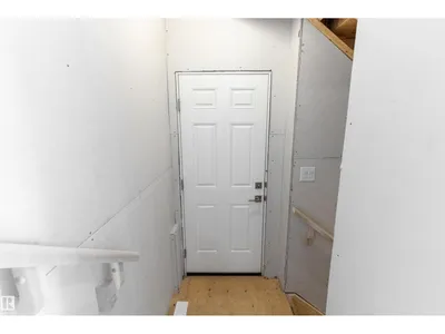 1054 CRISTALL CR SW photo 32