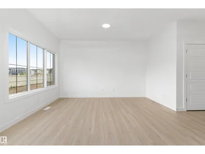 1052 CRISTALL CR SW photo 6