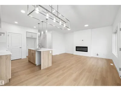 8520 183 AV NW photo 16