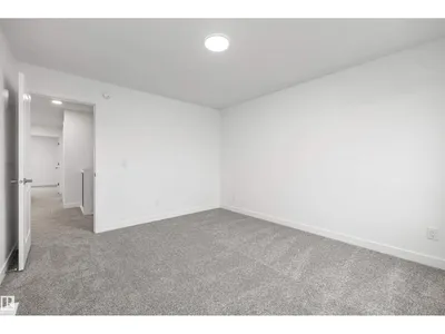 8520 183 AV NW photo 36